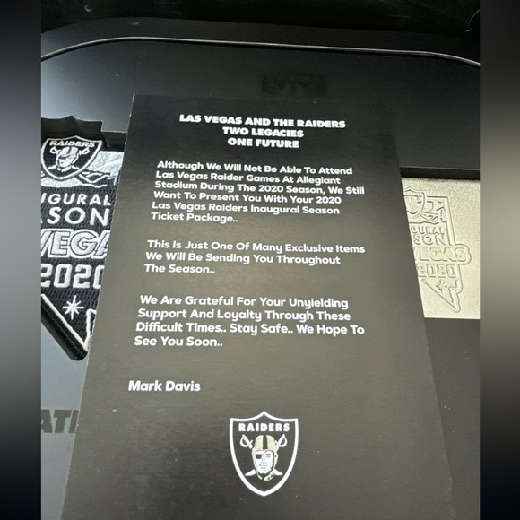 Las Vegas Raiders 2020 Allegiant Stadium Inaugural Season Ticket Gift Box - Picture 10 of 16